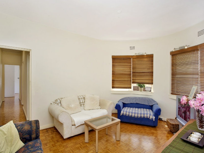 Photo #1: 8/22 Bellevue Road, Bellevue Hill - Sold by Goodyer Real Estate