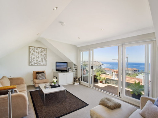 7/69 Fletcher Street, Tamarama Sold by Goodyer Real Estate - image 1