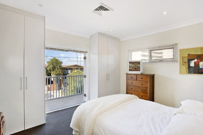 Photo #5: 9 Illawong Avenue, Tamarama - Sold by Goodyer Real Estate