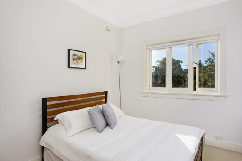 Photo #3: 1/680 Old South Head Road, Rose Bay - Sold by Goodyer Real Estate
