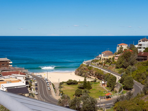 12 Wonderland Avenue, Tamarama Sold by Goodyer Real Estate - image 1