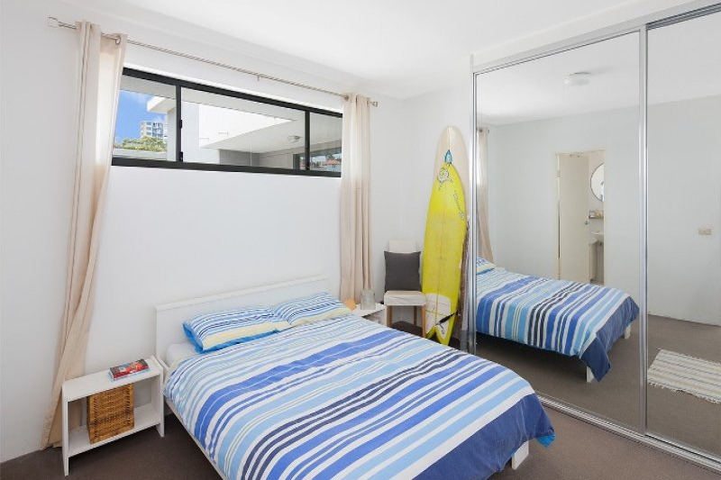 Photo #4: 9/14 Wilga Street, Bondi Beach - Sold by Goodyer Real Estate