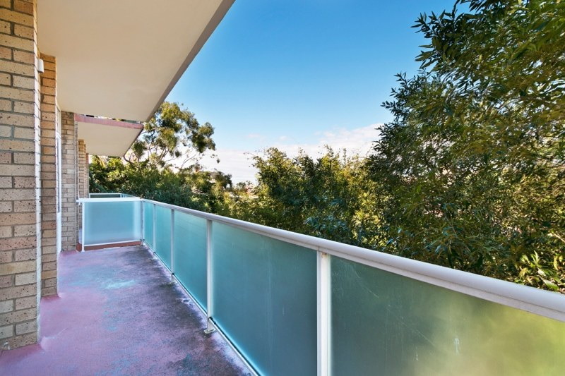Photo #5: 10/25B  Roscoe Street, Bondi Beach - Sold by Goodyer Real Estate