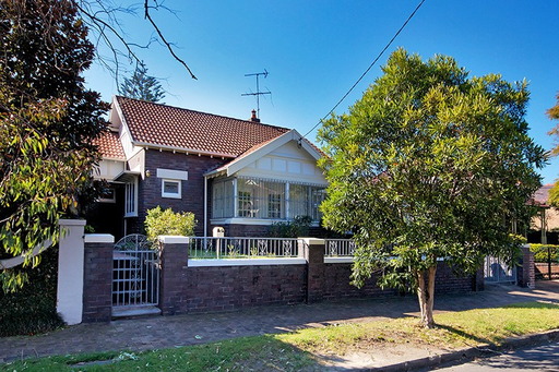 6  McDougall Street, Kensington Sold by Goodyer Real Estate - image 2