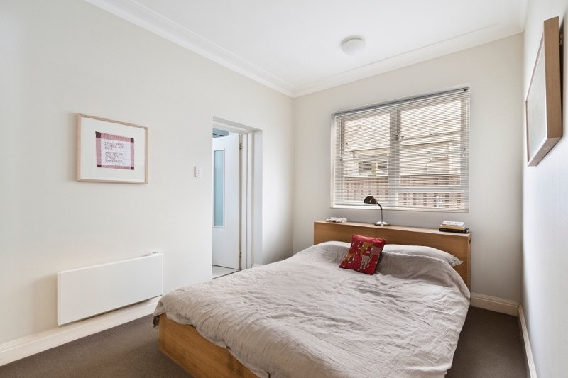 Photo #4: 2/124  Francis Street, Bondi Beach - Sold by Goodyer Real Estate