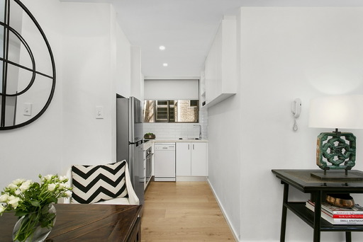 15/21C Billyard Avenue, Elizabeth Bay Sold by Goodyer Real Estate - image 2