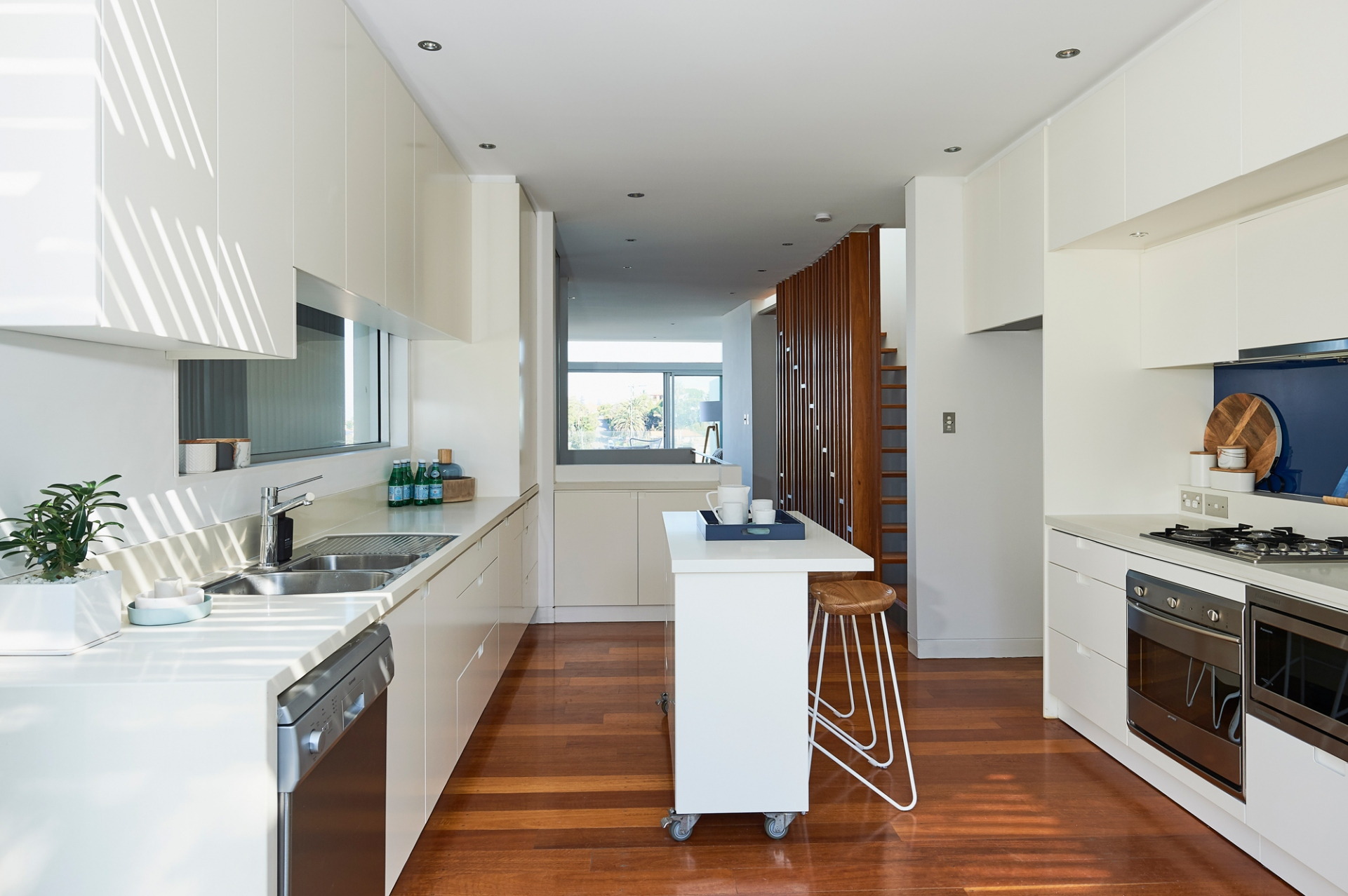 Photo #7: 19 Wonderland Avenue, Tamarama - Sold by Goodyer Real Estate