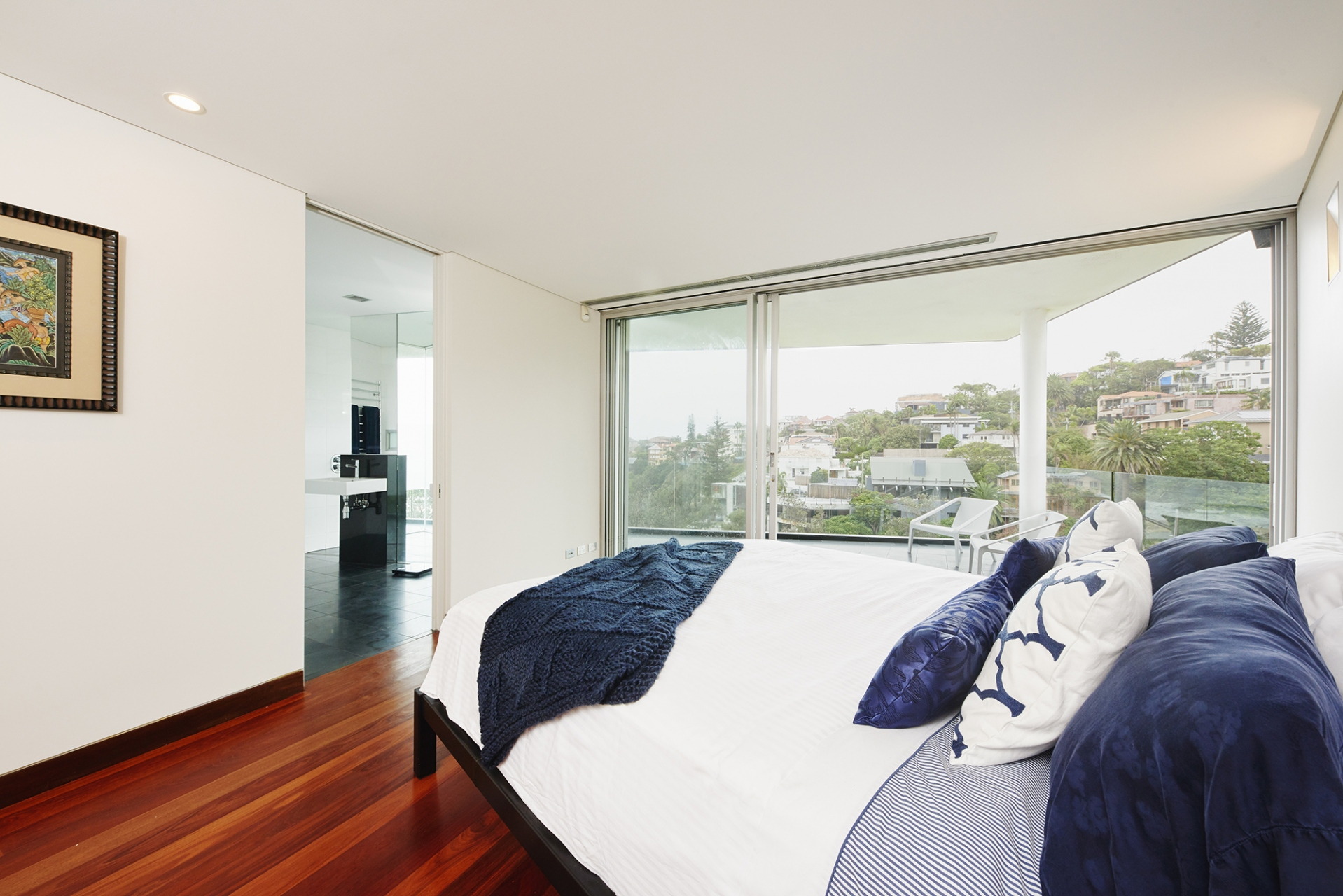 Photo #7: 10 Wonderland Avenue, Tamarama - Sold by Goodyer Real Estate