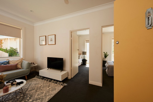 8/17 Gaerloch Avenue, Tamarama Sold by Goodyer Real Estate - image 2