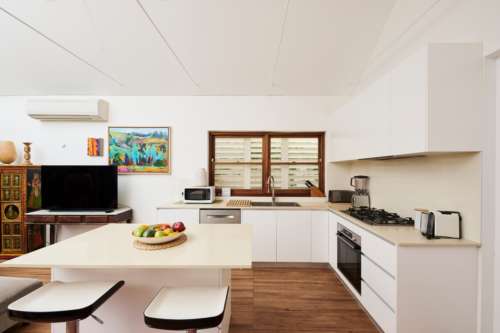 Photo #7: 1 Wilga Street, Bondi Beach - Sold by Goodyer Real Estate