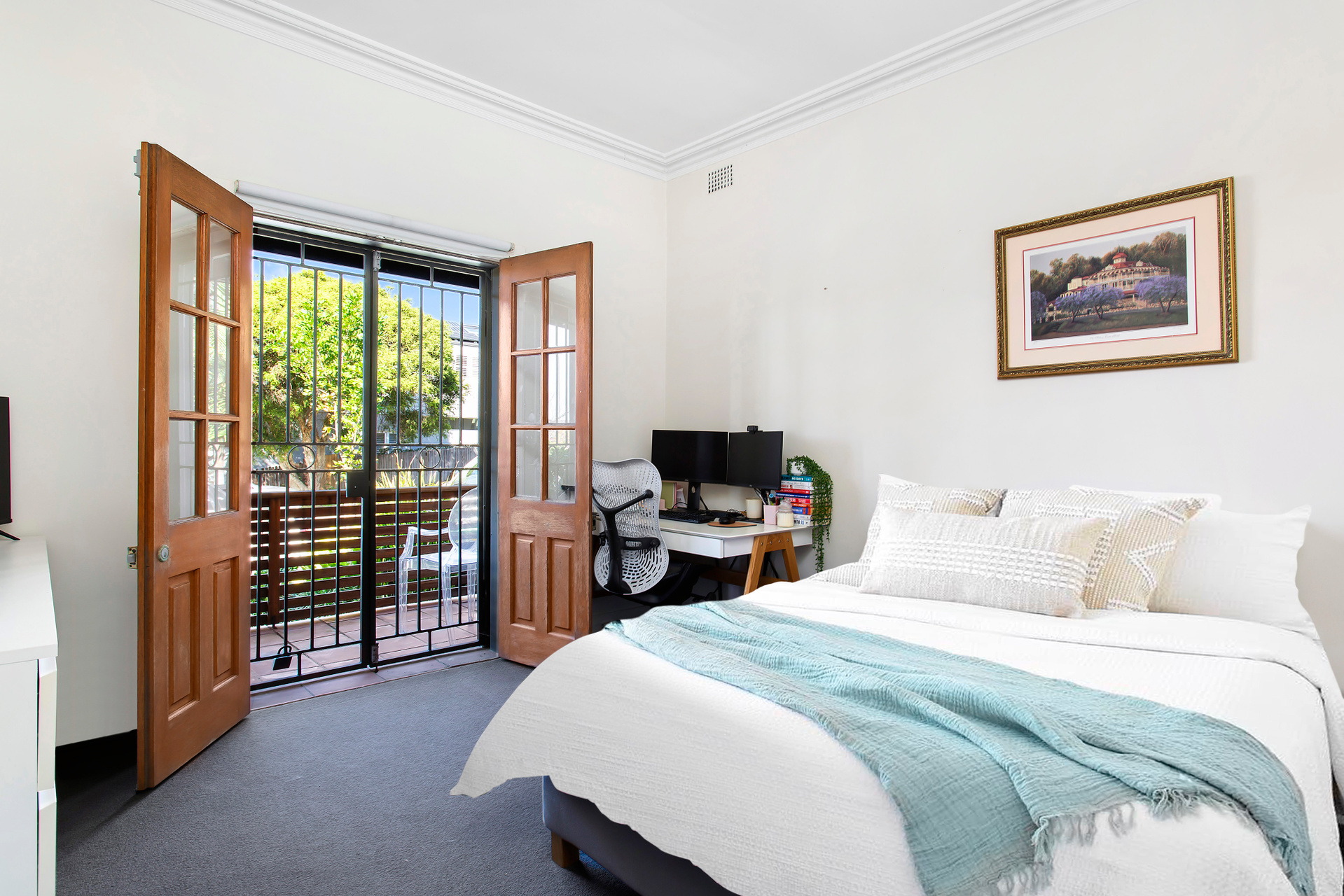 Photo #5: 19 Barracluff Avenue, Bondi Beach - Sold by Goodyer Real Estate