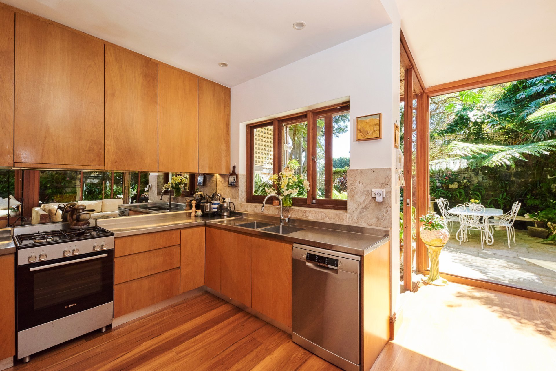 Photo #9: 63 New Beach Road, Darling Point - Sold by Goodyer Real Estate