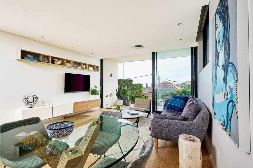 2/17 Wonderland Avenue, Tamarama Sold by Goodyer Real Estate