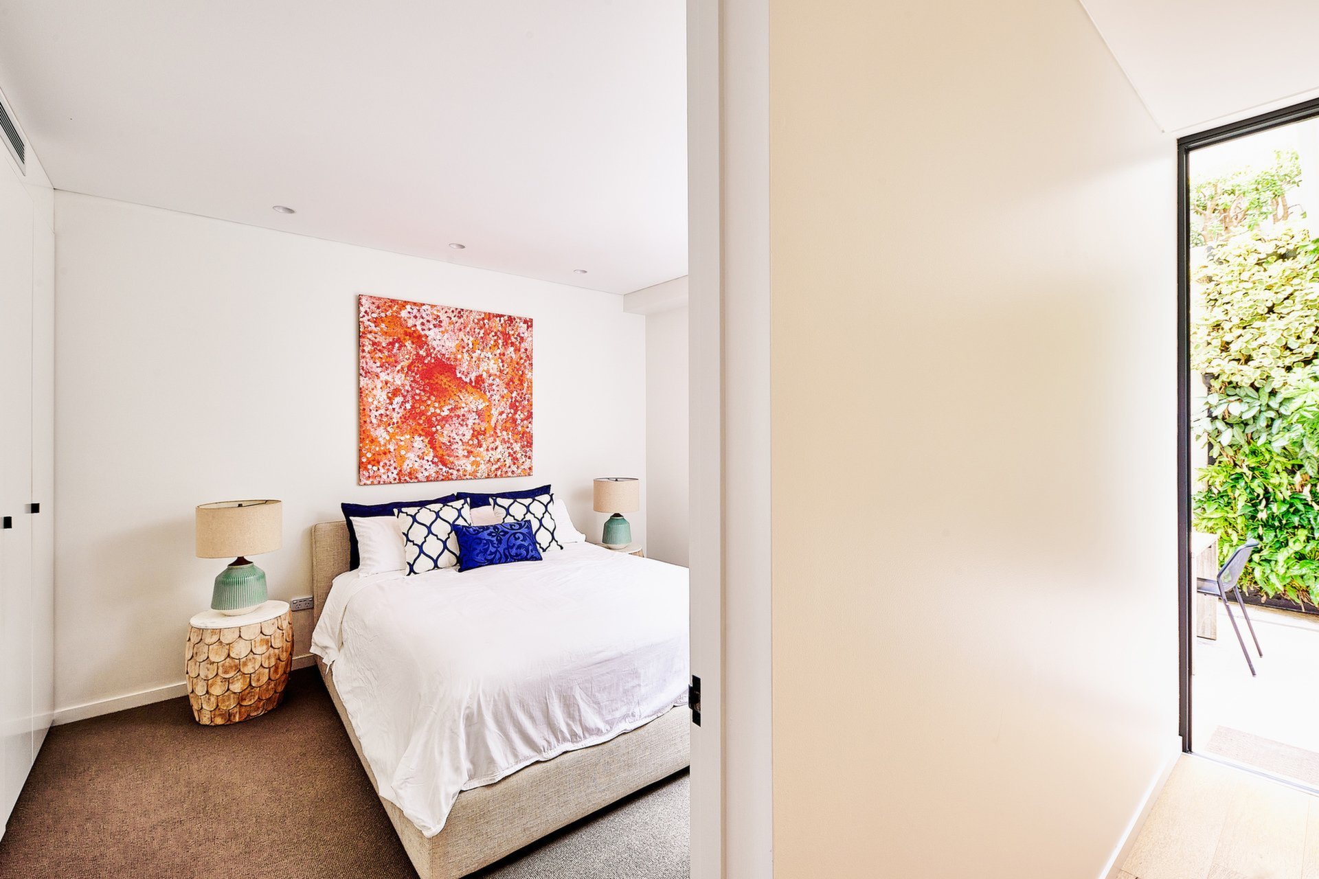 Photo #8: 2/17 Wonderland Avenue, Tamarama - Sold by Goodyer Real Estate