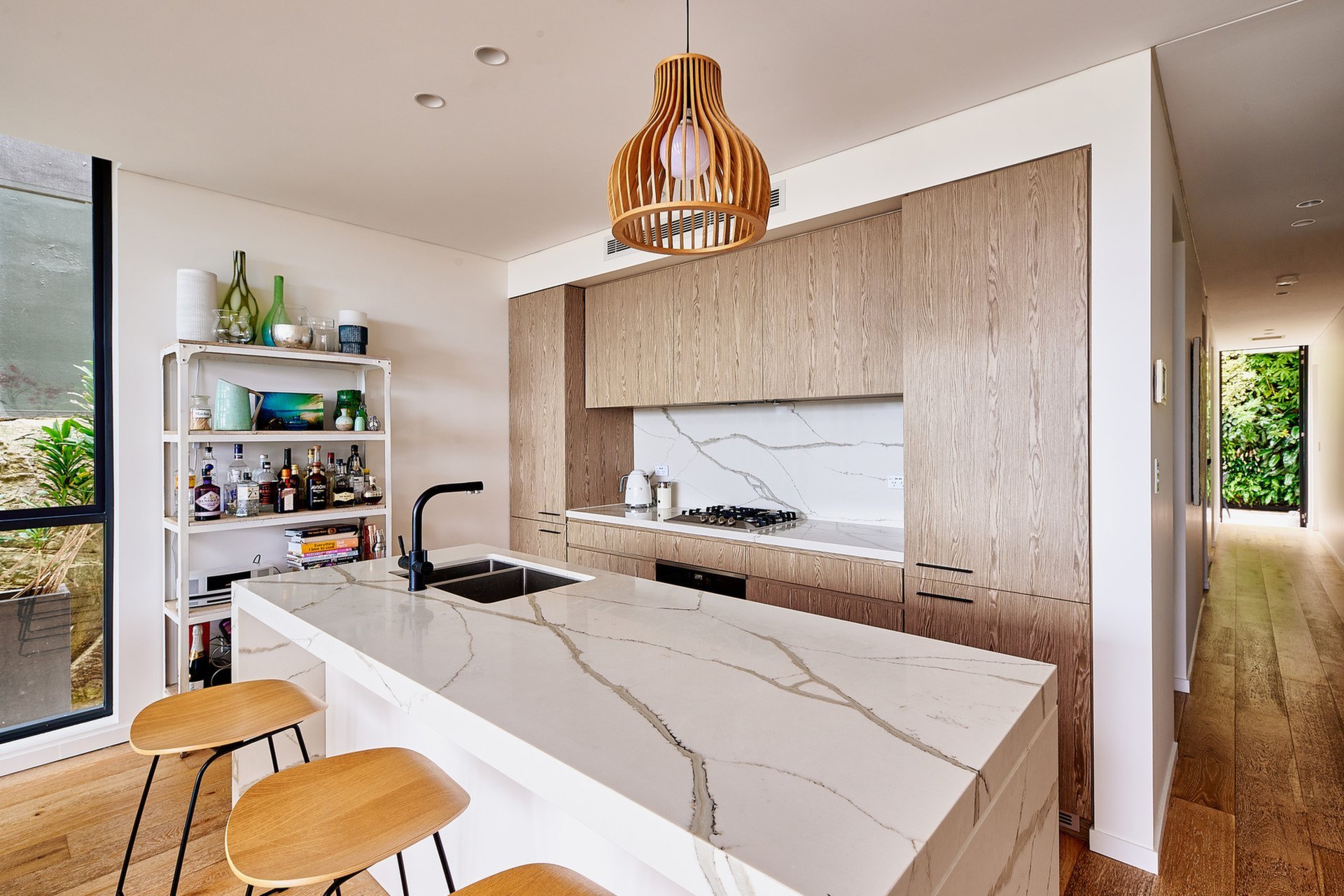 Photo #5: 2/17 Wonderland Avenue, Tamarama - Sold by Goodyer Real Estate
