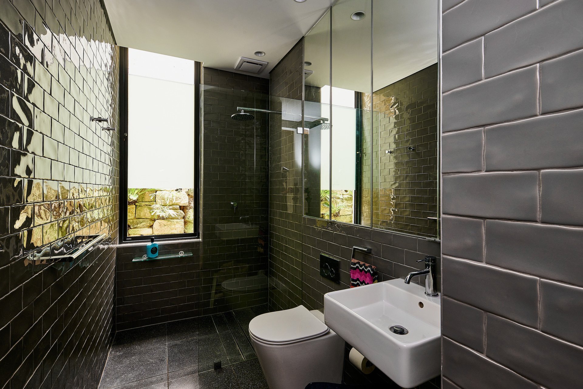 Photo #10: 2/17 Wonderland Avenue, Tamarama - Sold by Goodyer Real Estate