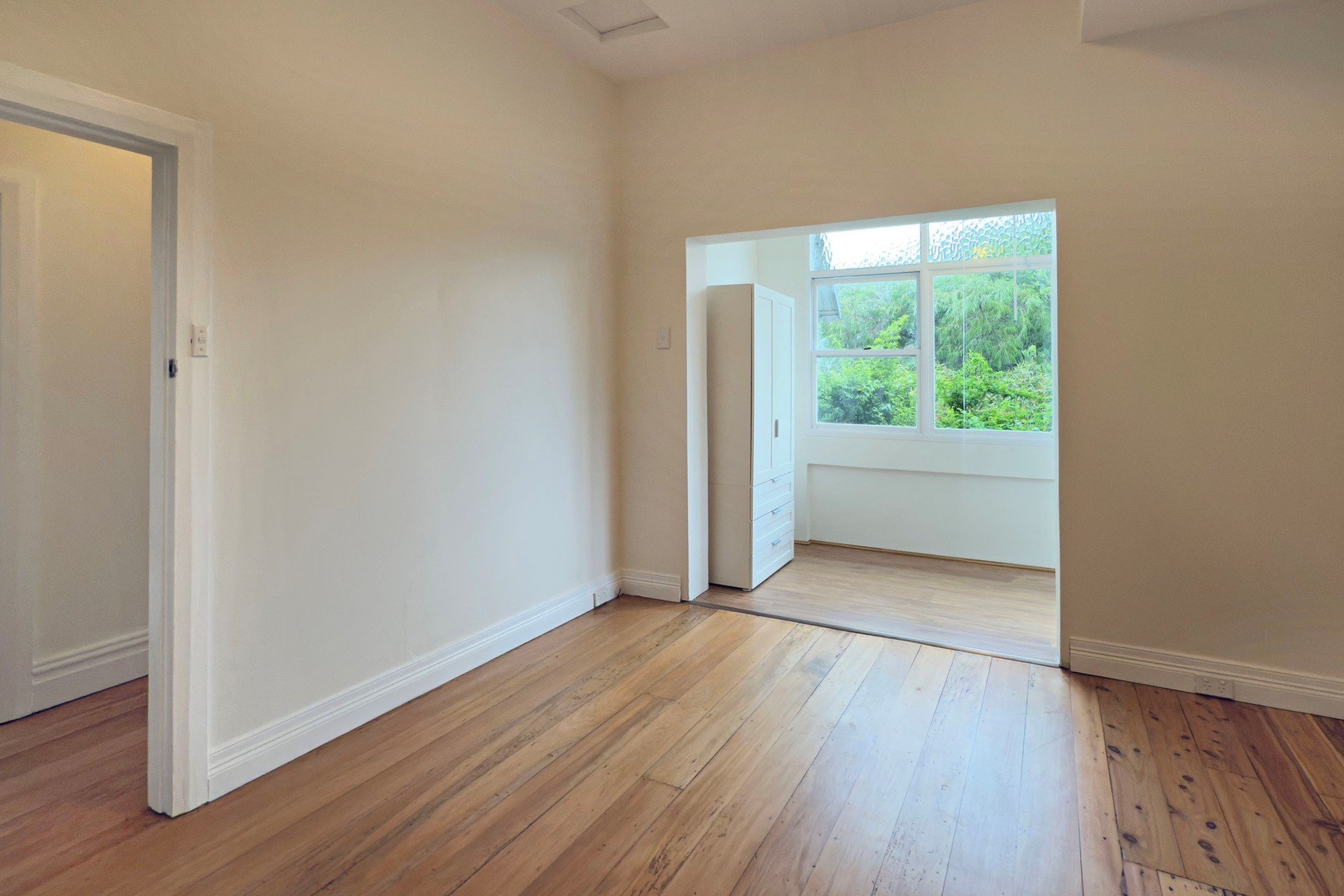 Photo #11: Bronte - Leased by Goodyer Real Estate