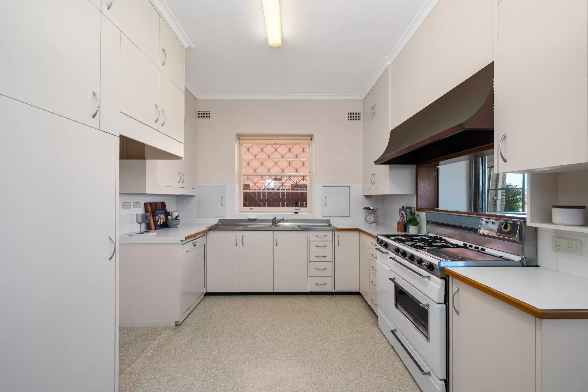 9 Victory Street , Rose Bay  Sold by Goodyer Real Estate - image 1